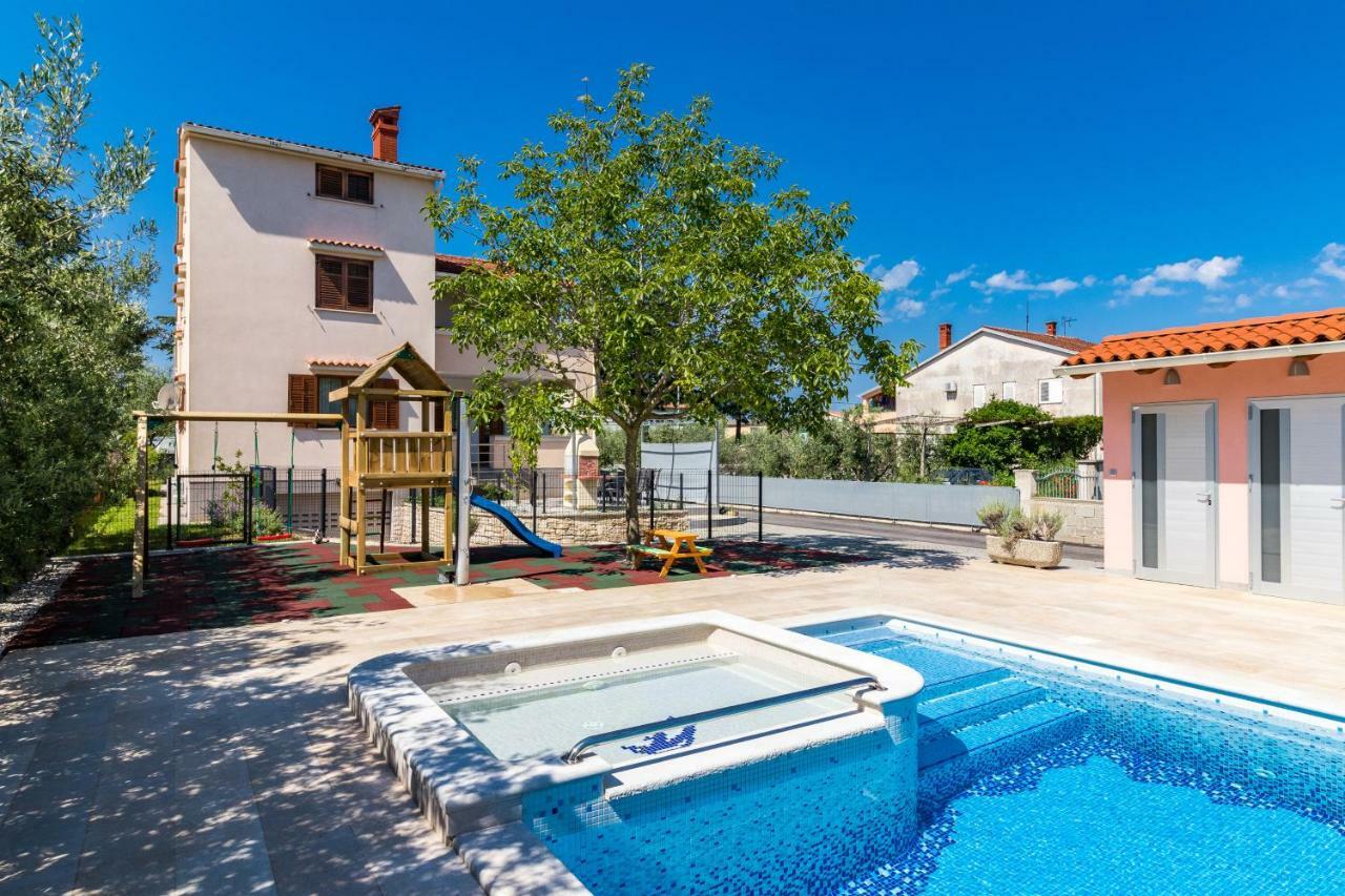 Apartment Anton, Fažana Екстериор снимка